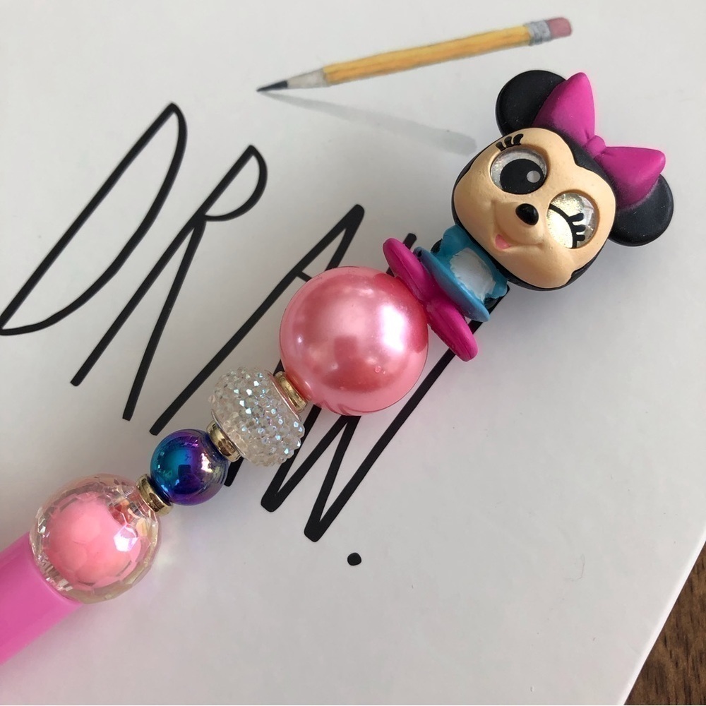 Disney Doorables: Mickey Mouse: Pink Minnie Mouse handmade beaded pen